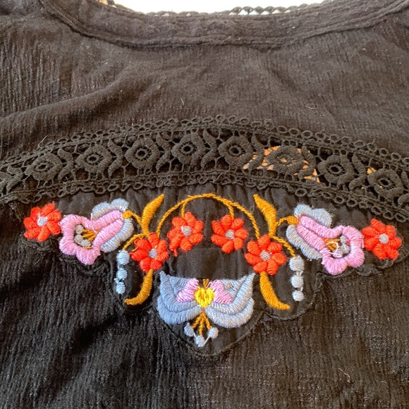 NWT FREE PEOPLE Floral Embroidered Serafina Blouse Top BLACK XS OB993142 - Picture 8 of 9